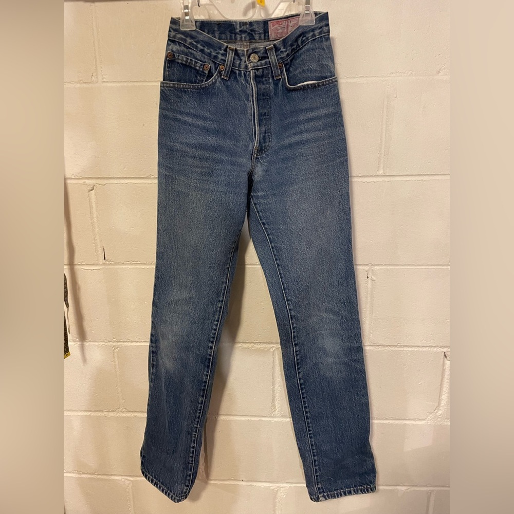 Vintage 501 shrink to fit women’s specific levis